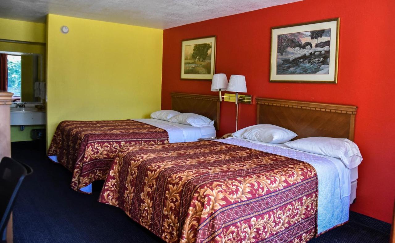 Homeplace Inn Jacksonville Bagian luar foto