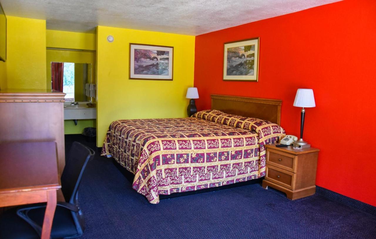 Homeplace Inn Jacksonville Bagian luar foto